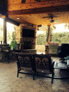outdoor-kitchen-dallas-platinum-fence-and-patio
